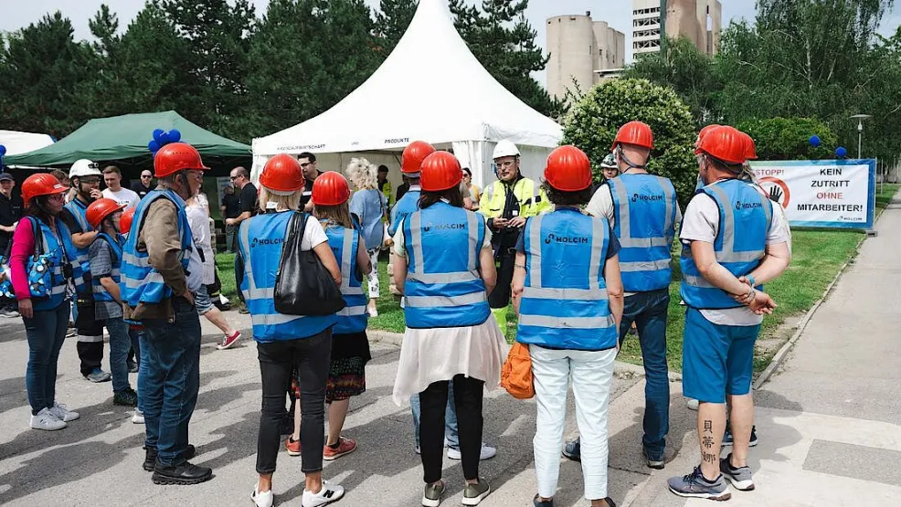 csm_csm_holcim_zementwerk_mannersdorf_tag_der_offenen_tuer_2024-130_jahre_zementwerk-seite_01_37dd9cfcde_d3fb422e32.jpg